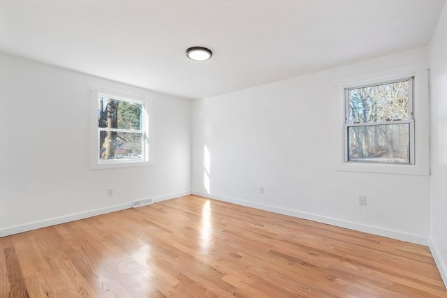 11 Adams St, Foxboro, MA 02035