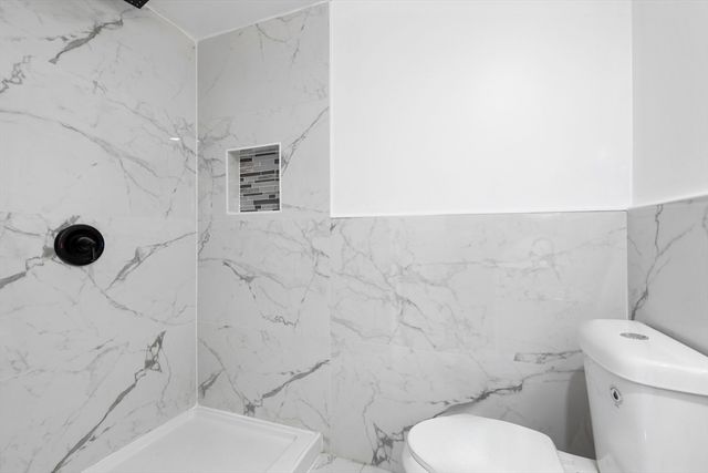 11 Adams St, Foxboro, MA 02035