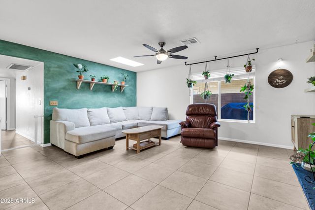 320 W LAGUNA Drive, Tempe, AZ 85282