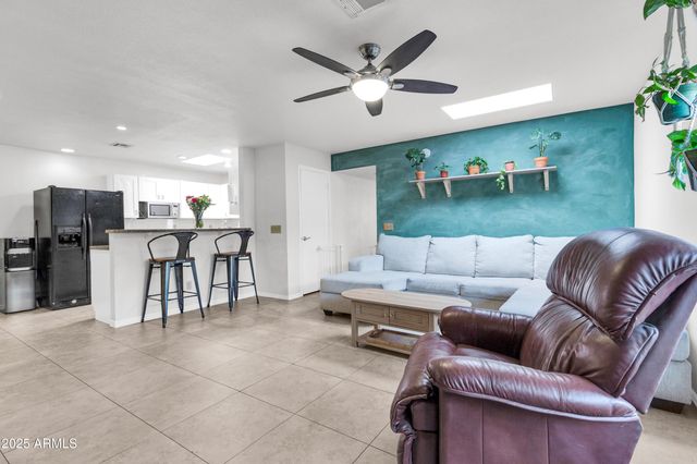 320 W LAGUNA Drive, Tempe, AZ 85282