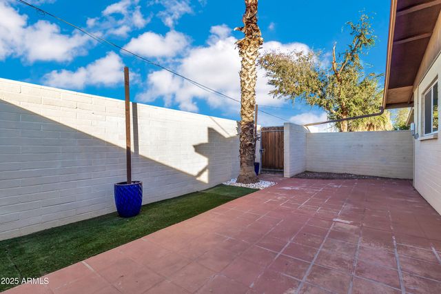 320 W LAGUNA Drive, Tempe, AZ 85282