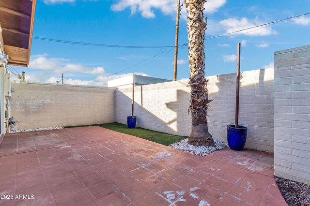 320 W LAGUNA Drive, Tempe, AZ 85282