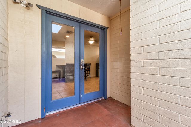 320 W LAGUNA Drive, Tempe, AZ 85282