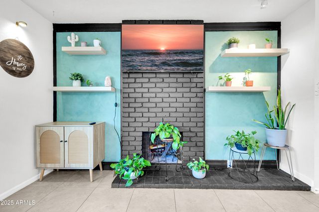 320 W LAGUNA Drive, Tempe, AZ 85282