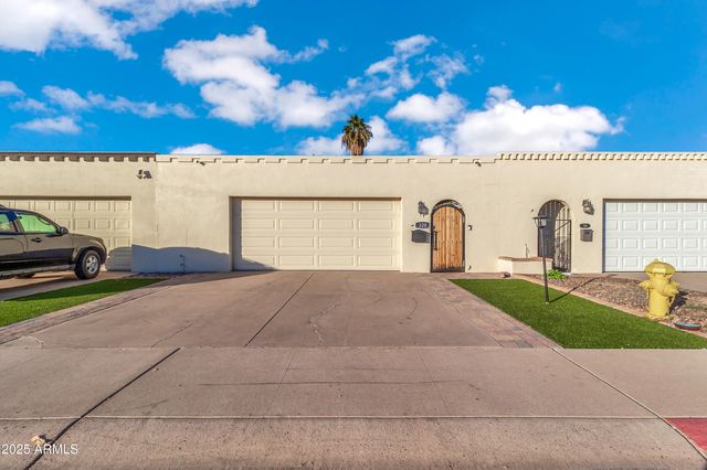 320 W LAGUNA Drive, Tempe, AZ 85282