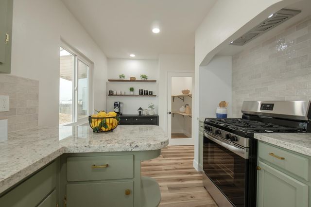 295 N Valentine Avenue, Fresno, CA 93706