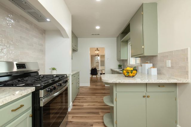295 N Valentine Avenue, Fresno, CA 93706