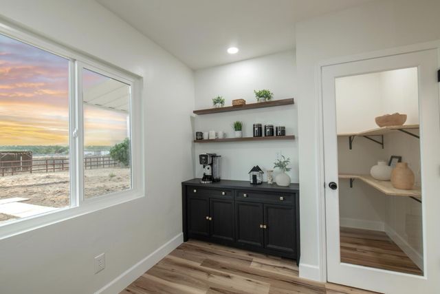 295 N Valentine Avenue, Fresno, CA 93706