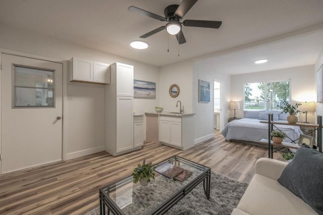 295 N Valentine Avenue, Fresno, CA 93706