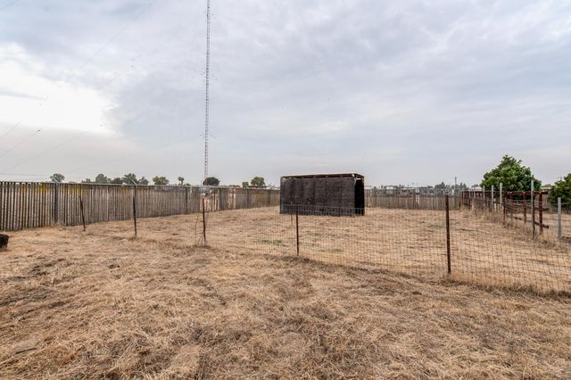 295 N Valentine Avenue, Fresno, CA 93706