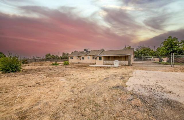 295 N Valentine Avenue, Fresno, CA 93706