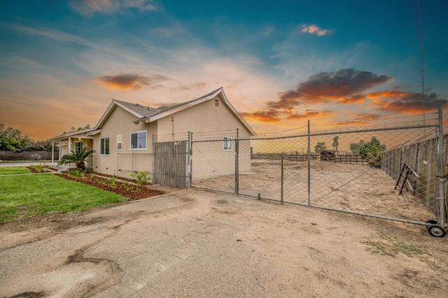 295 N Valentine Avenue, Fresno, CA 93706