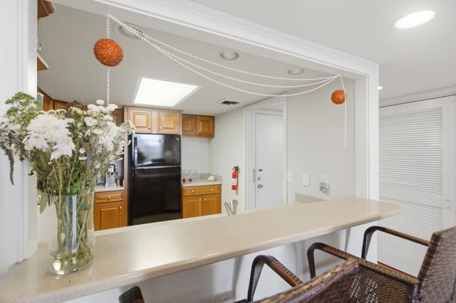 14 Lockwood Drive Apt 3h, Charleston, SC 29401