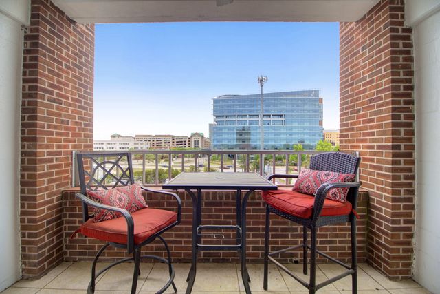 14 Lockwood Drive Apt 3h, Charleston, SC 29401