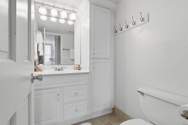 14 Lockwood Drive Apt 3h, Charleston, SC 29401