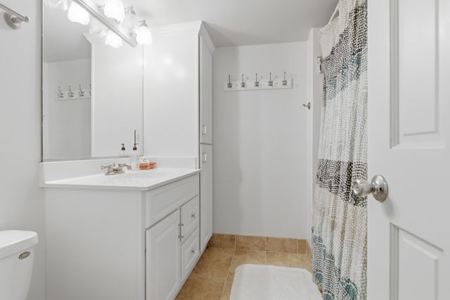14 Lockwood Drive Apt 3h, Charleston, SC 29401