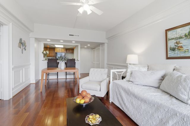 14 Lockwood Drive Apt 3h, Charleston, SC 29401