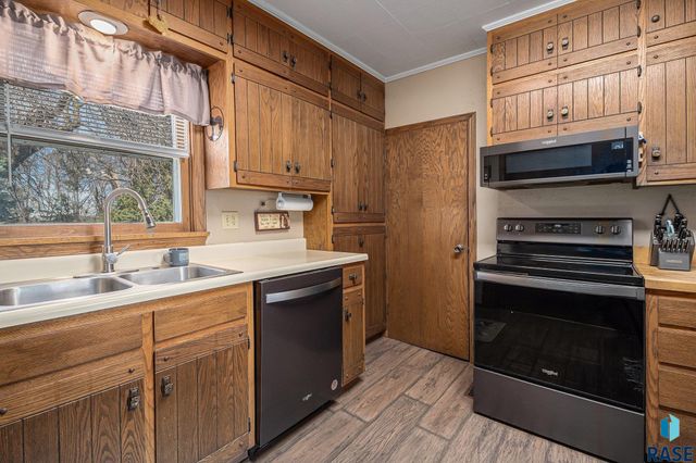 24681 457th Ave, Colton, SD 57018