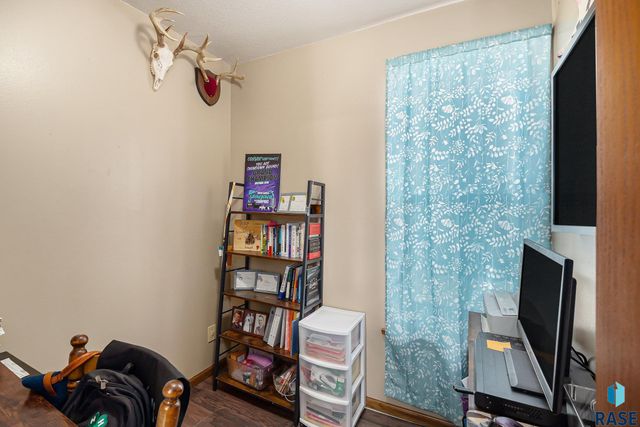 24681 457th Ave, Colton, SD 57018