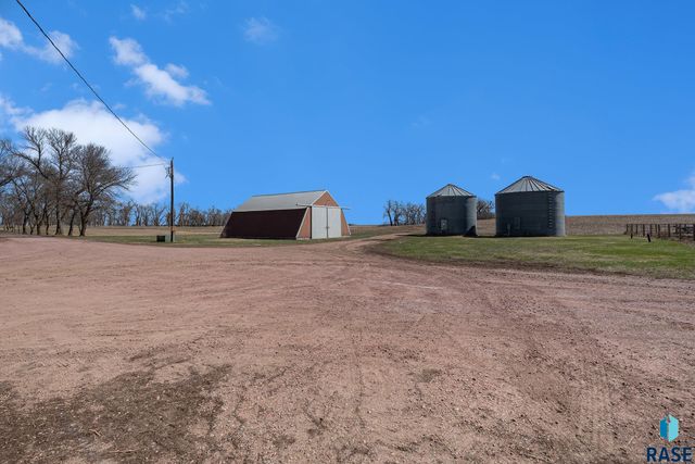 24681 457th Ave, Colton, SD 57018