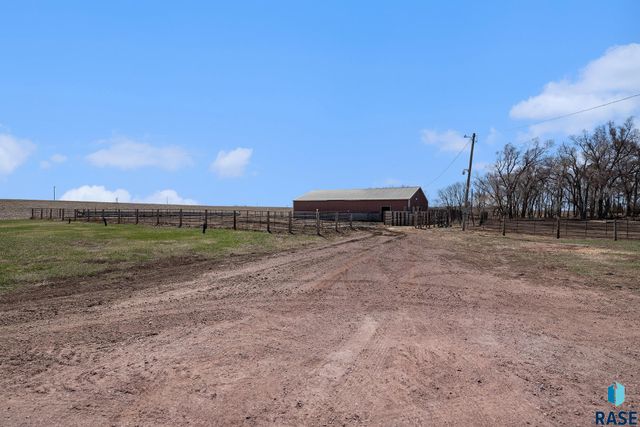 24681 457th Ave, Colton, SD 57018