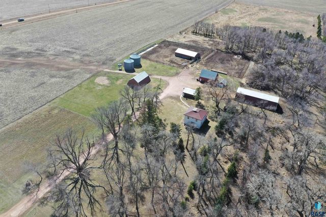 24681 457th Ave, Colton, SD 57018