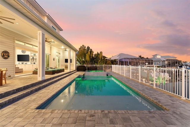 708 PINCKNEY DRIVE, Apollo Beach, FL 33572