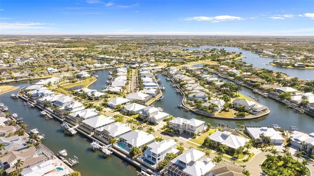 708 PINCKNEY DRIVE, Apollo Beach, FL 33572