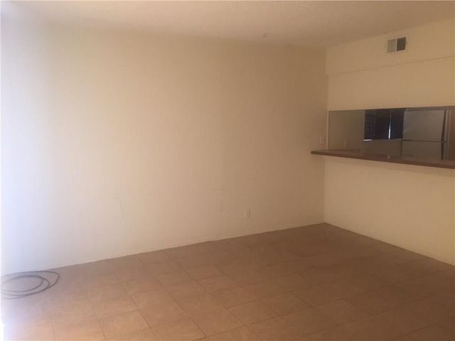 2610 Salado ST 107, Austin, TX 78705