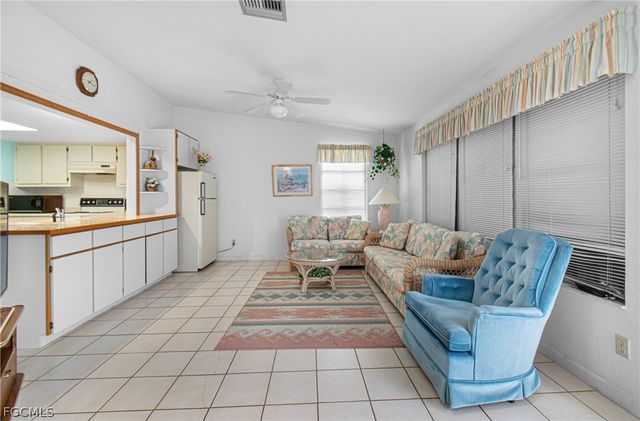 9777 Oakcrest CT, Lehigh Acres, FL 33936