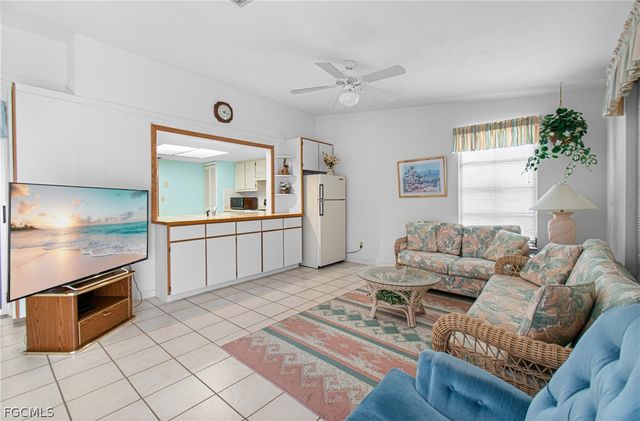 9777 Oakcrest CT, Lehigh Acres, FL 33936