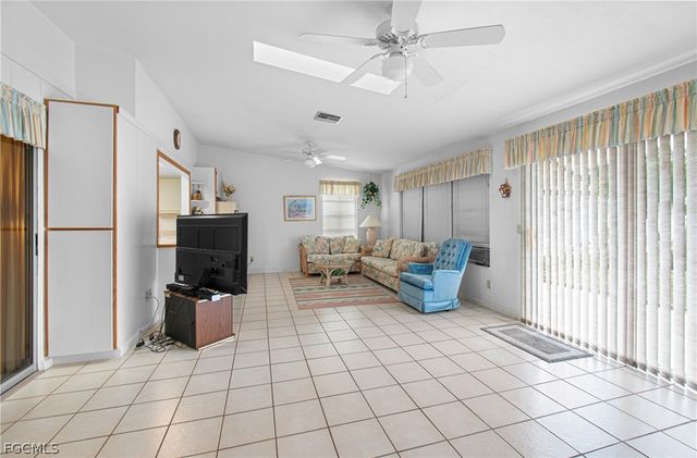 9777 Oakcrest CT, Lehigh Acres, FL 33936