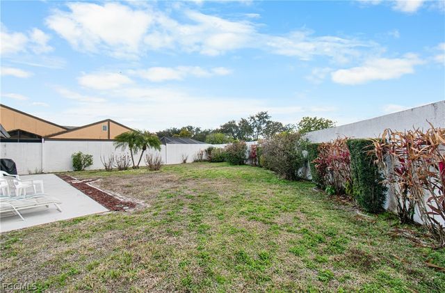 9777 Oakcrest CT, Lehigh Acres, FL 33936