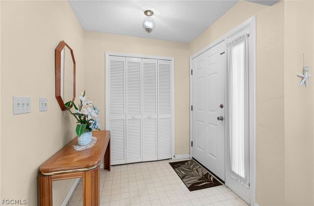 9777 Oakcrest CT, Lehigh Acres, FL 33936