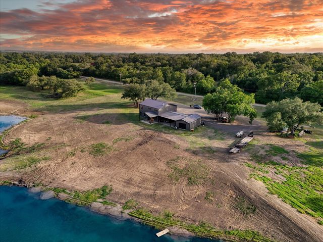 350 County Road 494 S, Chilton, TX 76632