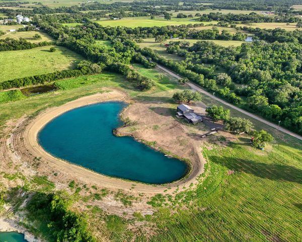 350 County Road 494 S, Chilton, TX 76632