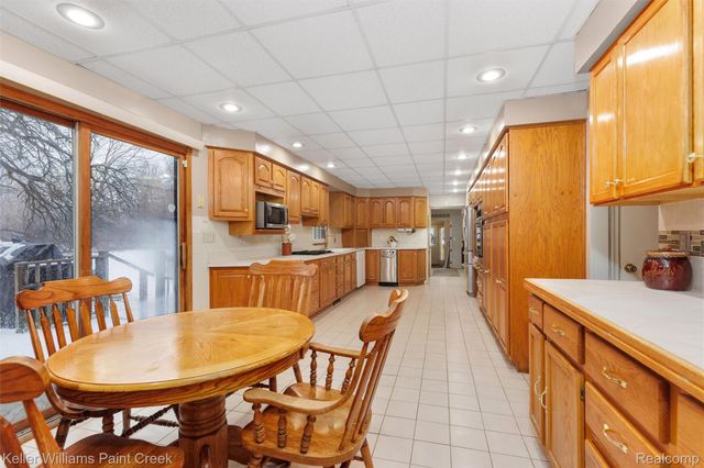 3780 Bass Lake Road, Commerce Charter Township, MI 48382