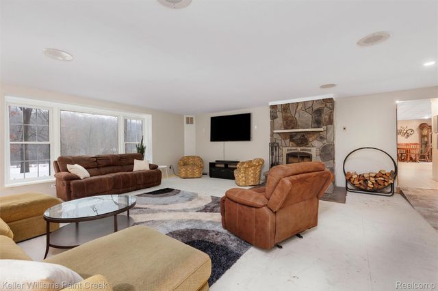 3780 Bass Lake Road, Commerce Charter Township, MI 48382