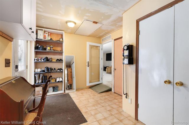 3780 Bass Lake Road, Commerce Charter Township, MI 48382