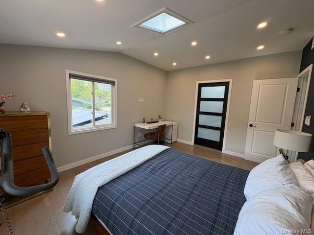 28 Florida Avenue, Commack, NY 11725