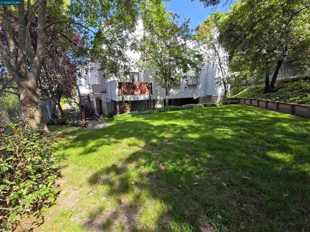 1739 Dalessi Dr, Pinole, CA 94564
