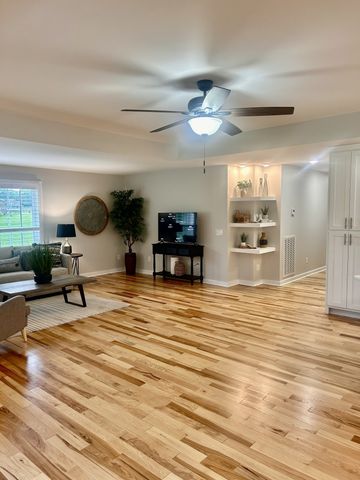 1059 S Cross Bridges Rd, Mount Pleasant, TN 38474