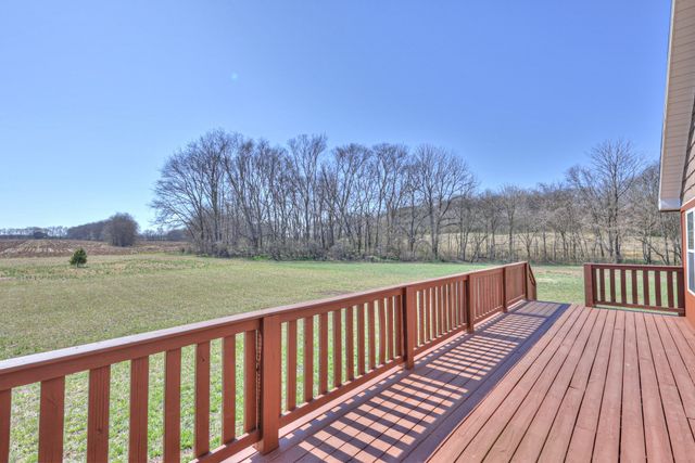 1059 S Cross Bridges Rd, Mount Pleasant, TN 38474