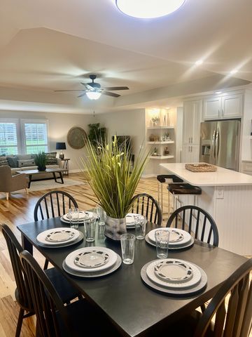 1059 S Cross Bridges Rd, Mount Pleasant, TN 38474