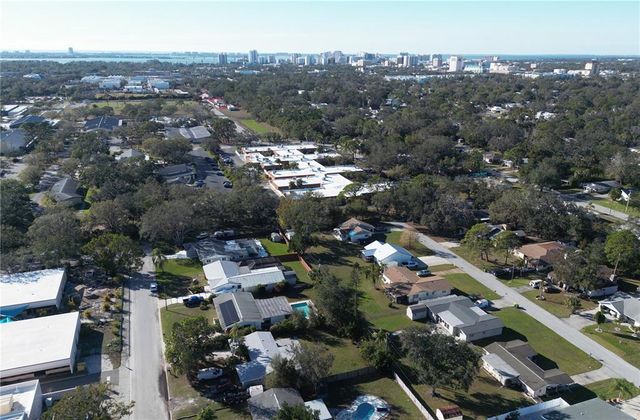 975 S TUTTLE AVENUE, Sarasota, FL 34237