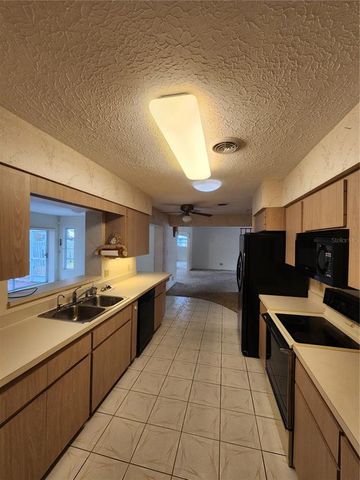 975 S TUTTLE AVENUE, Sarasota, FL 34237