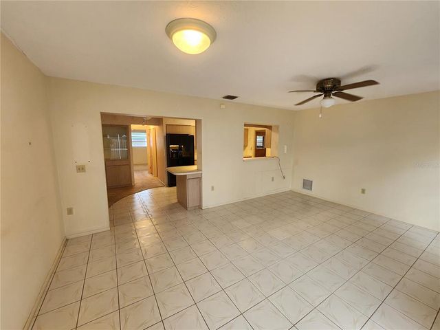975 S TUTTLE AVENUE, Sarasota, FL 34237