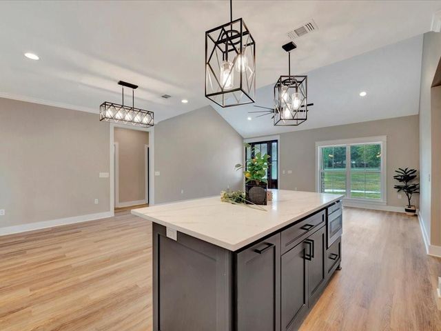 537 Cc Road, Diboll, TX 75941