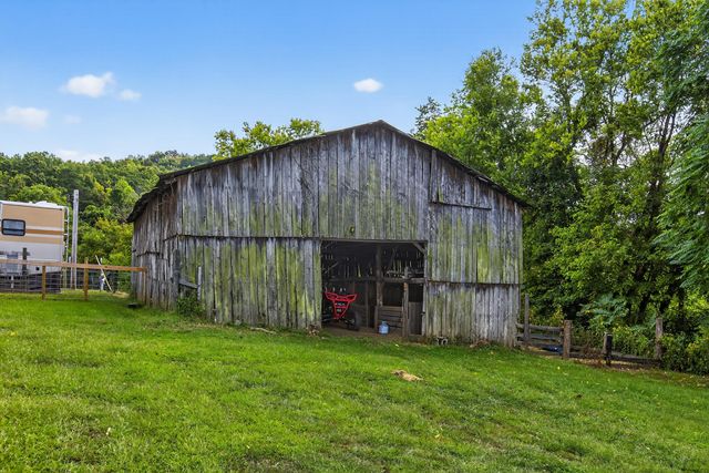 936 Dripping Springs Road, Crab Orchard, KY 40419