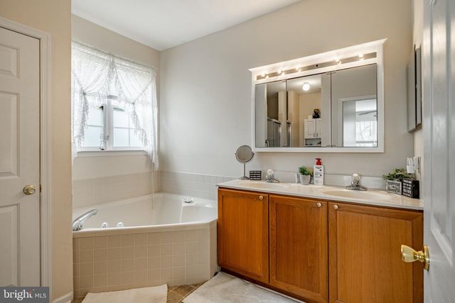 1401 CAMEO CT, Quakertown, PA 18951